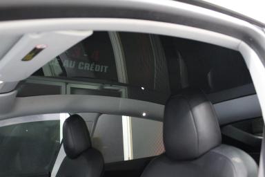 Tesla Model Y 2021 - Thumbnail 12