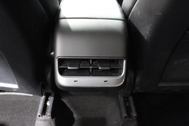 Tesla Model Y 2021 - Thumbnail 18