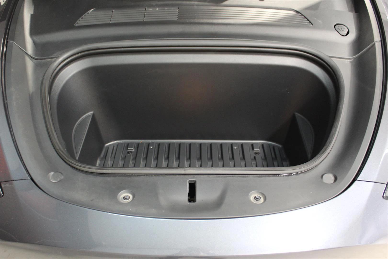 Tesla Model Y 2021 - Image 20