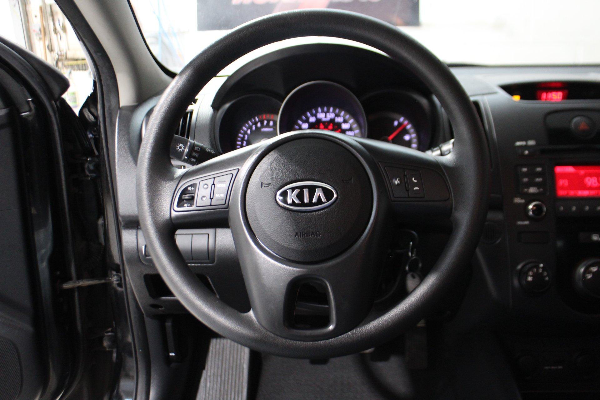 Kia Forte 2011 - Image 12