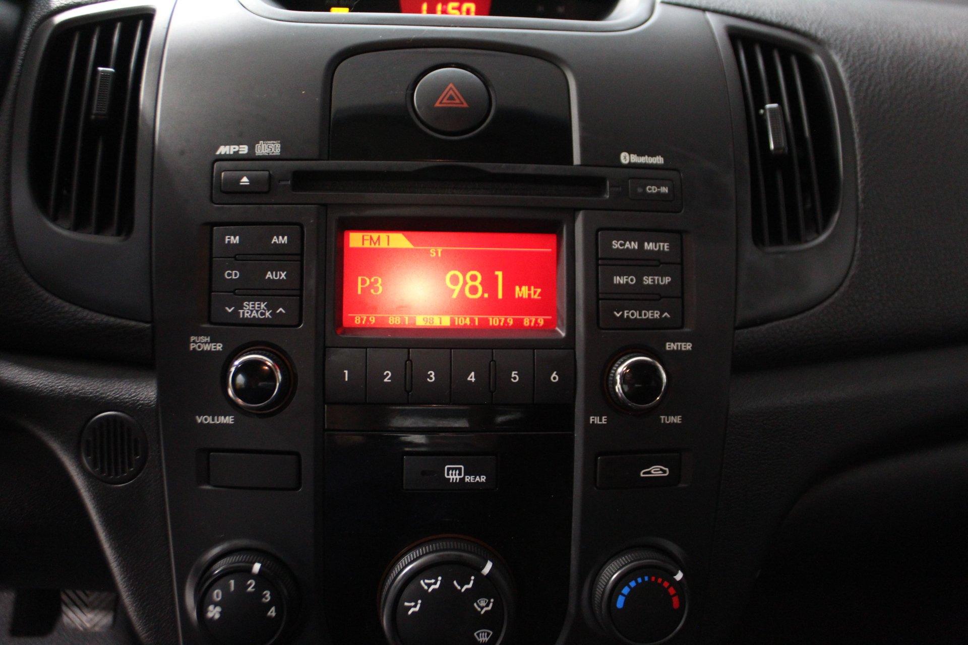 Kia Forte 2011 - Image 17