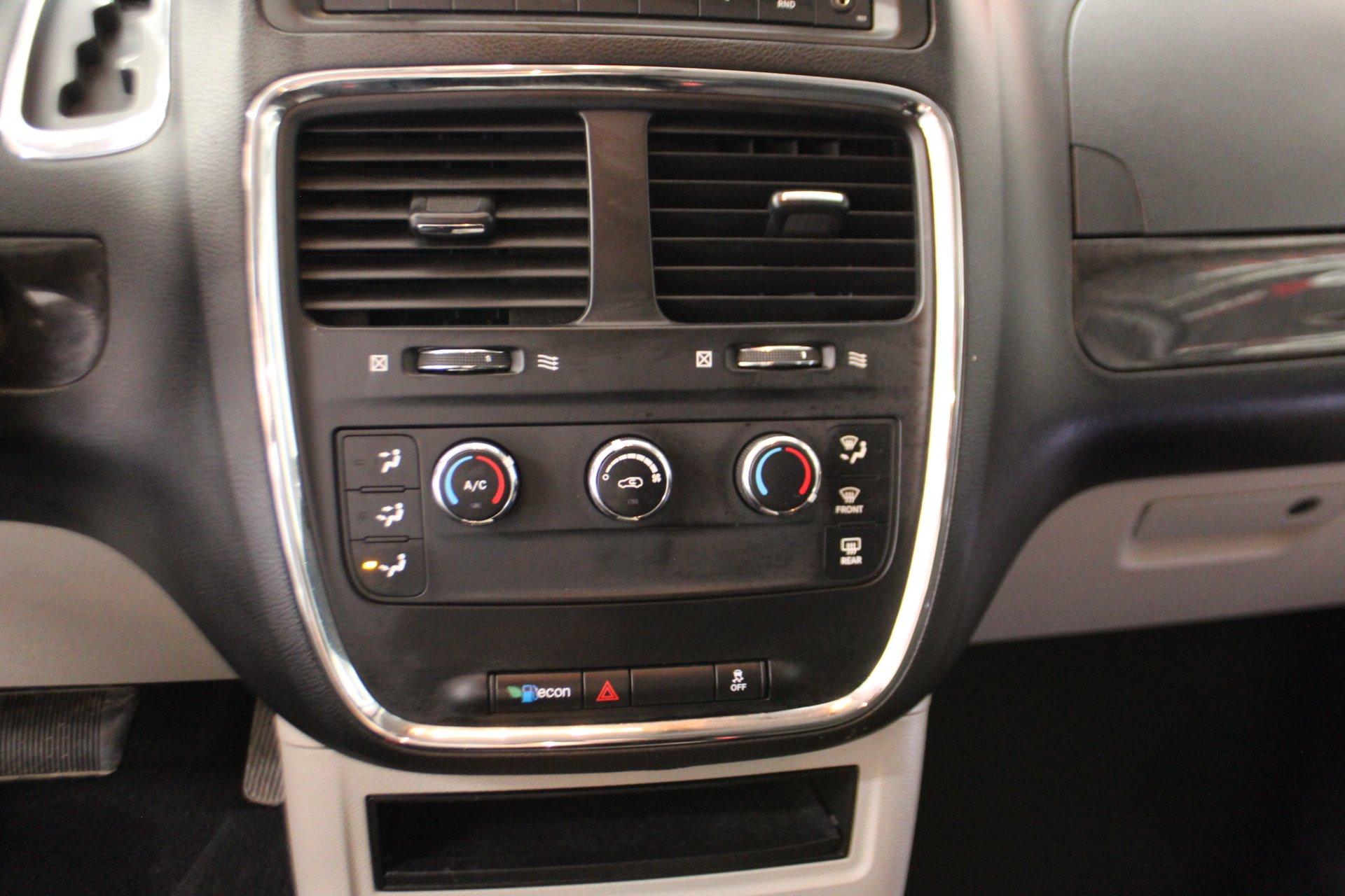Dodge Grand Caravan 2013 - Image 16
