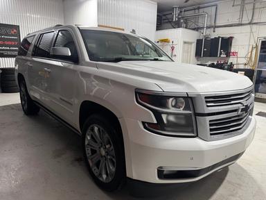 Chevrolet Suburban 2017 - Thumbnail 3