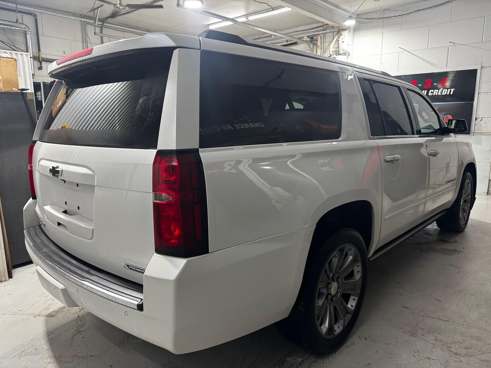 Chevrolet Suburban 2017 - Image 4