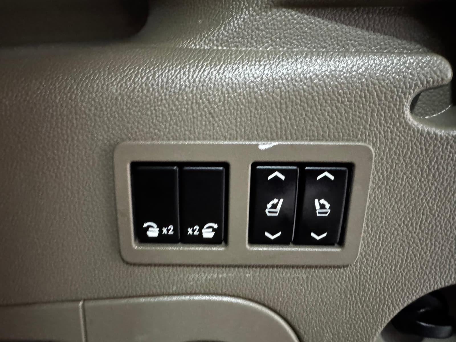 Chevrolet Suburban 2017 - Image 8