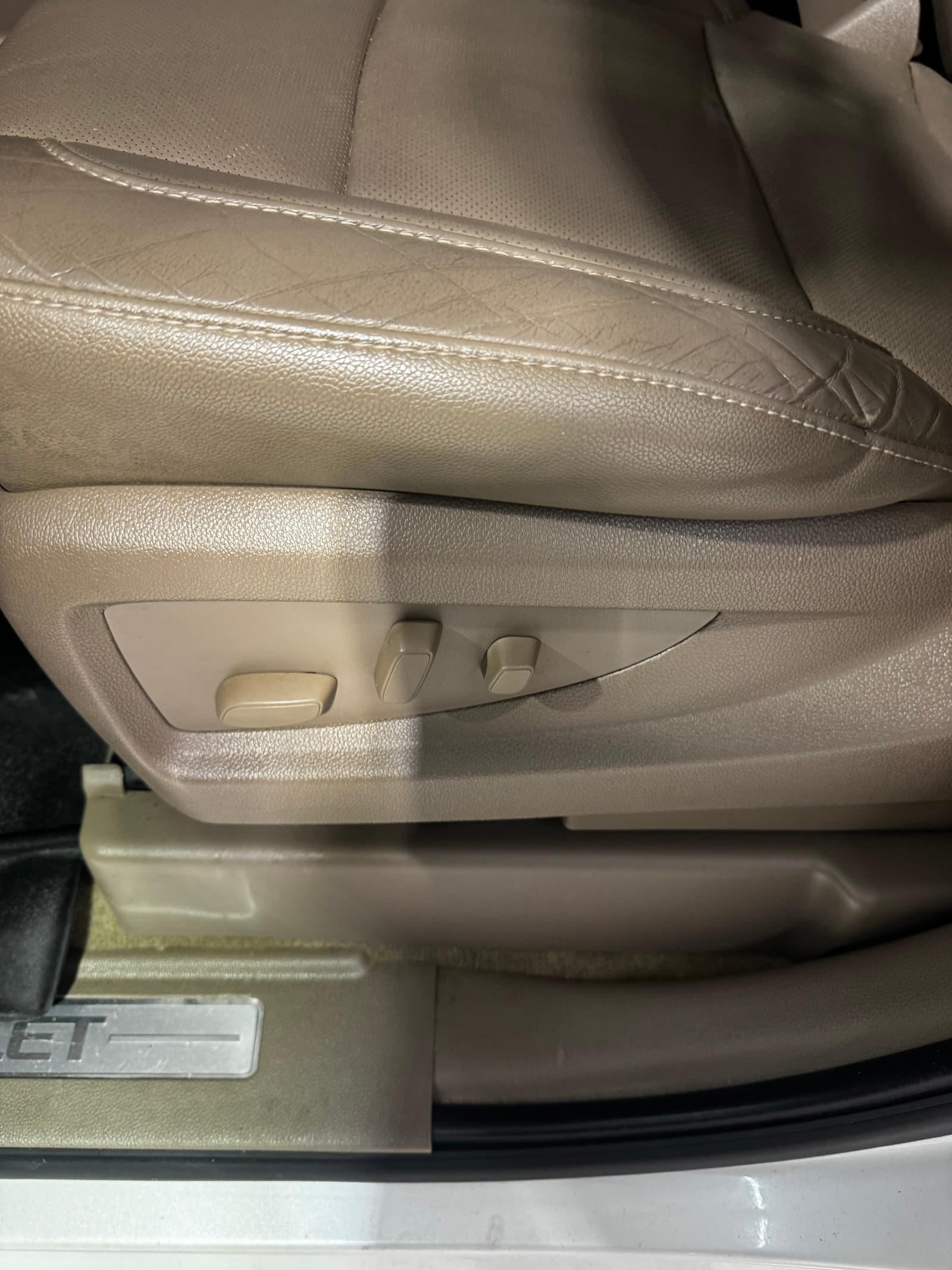 Chevrolet Suburban 2017 - Image 13