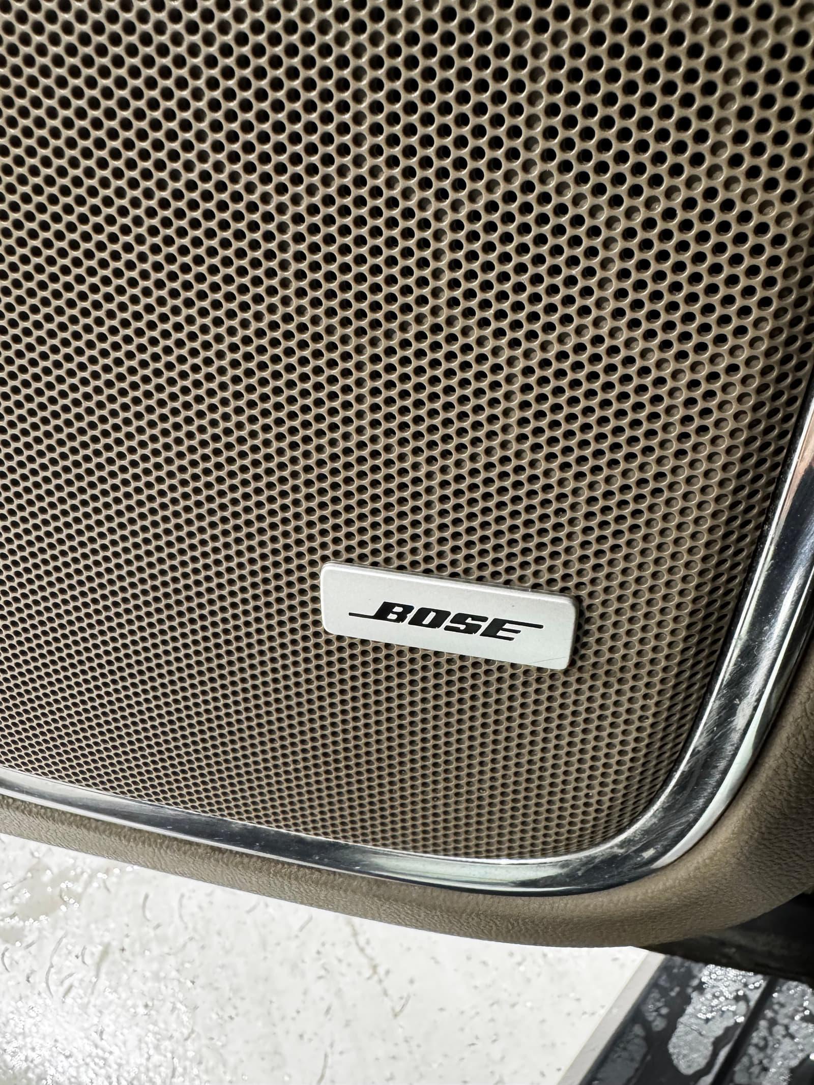 Chevrolet Suburban 2017 - Image 15