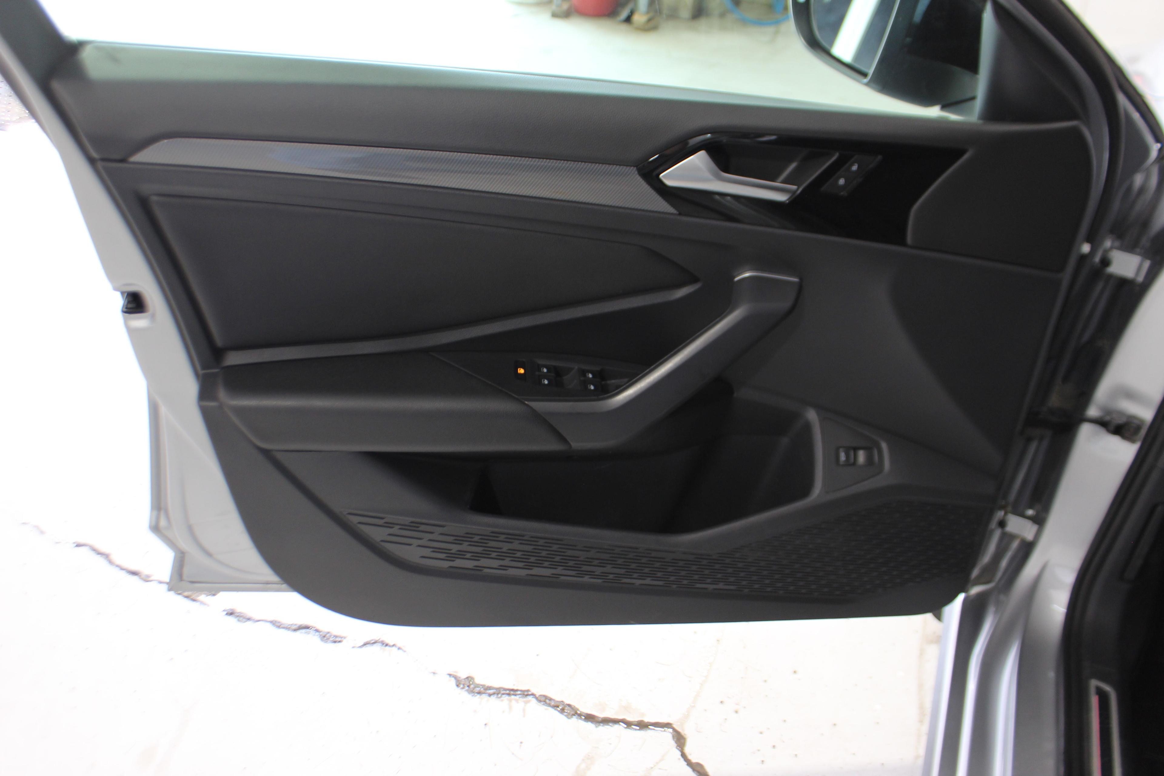 Volkswagen Jetta 2019 - Image 10