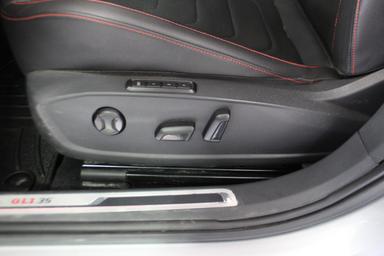 Volkswagen Jetta 2019 - Thumbnail 12