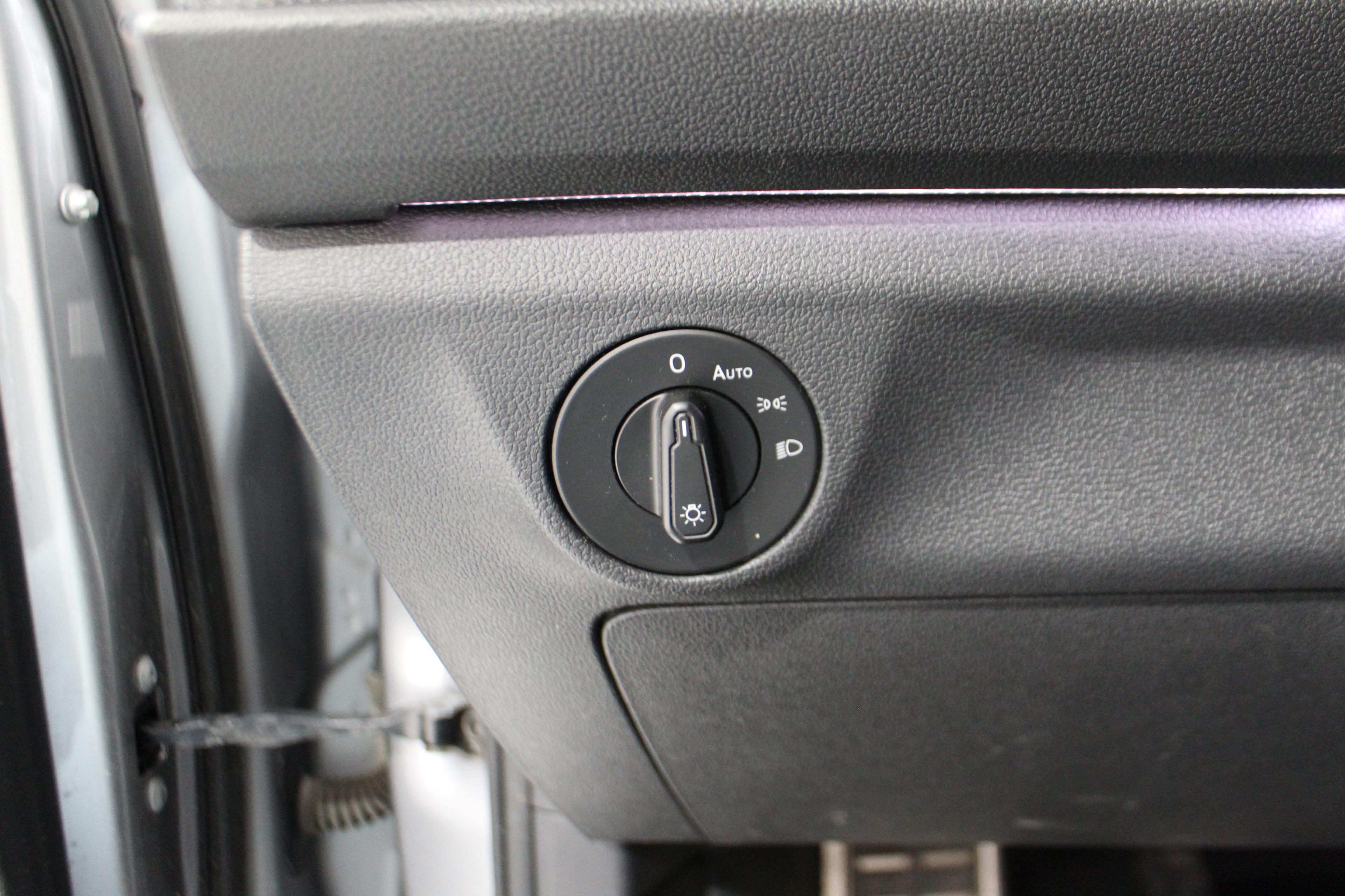 Volkswagen Jetta 2019 - Image 13