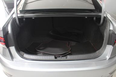 Volkswagen Jetta 2019 - Thumbnail 30