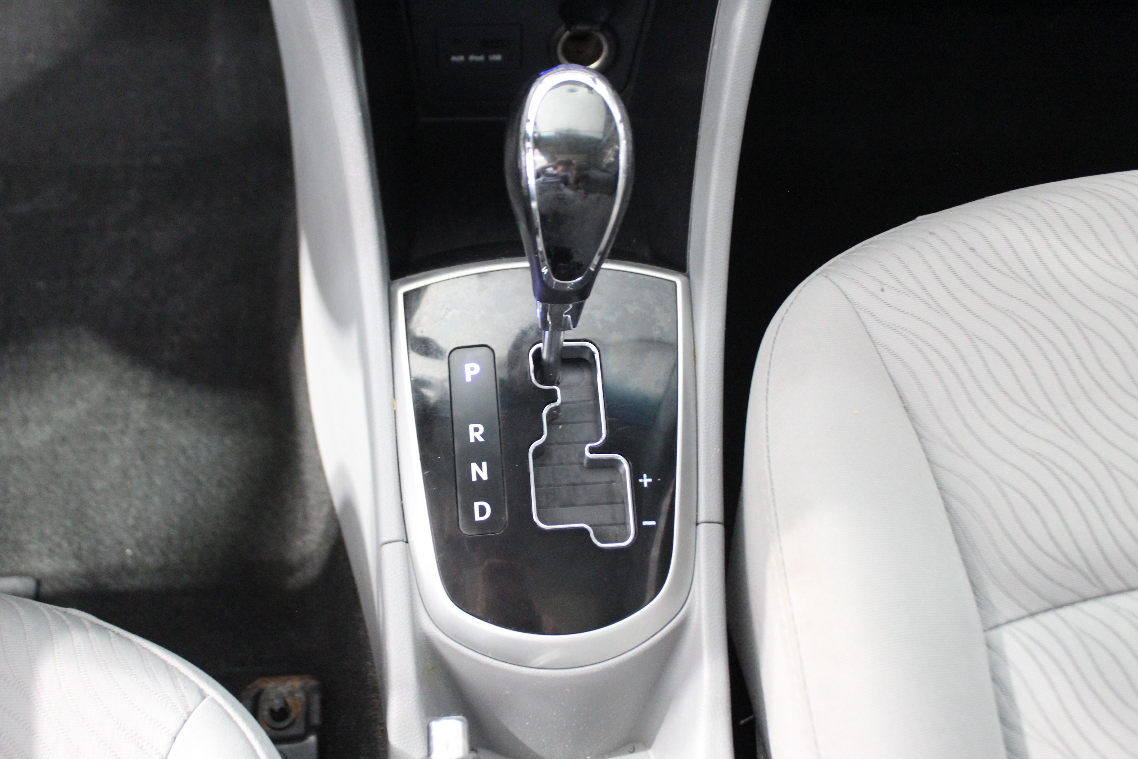 Hyundai Accent 2013 - Image 21