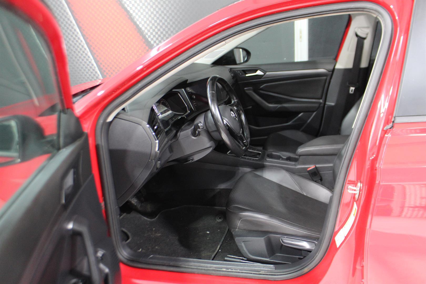 Volkswagen Jetta 2019 - Image 11