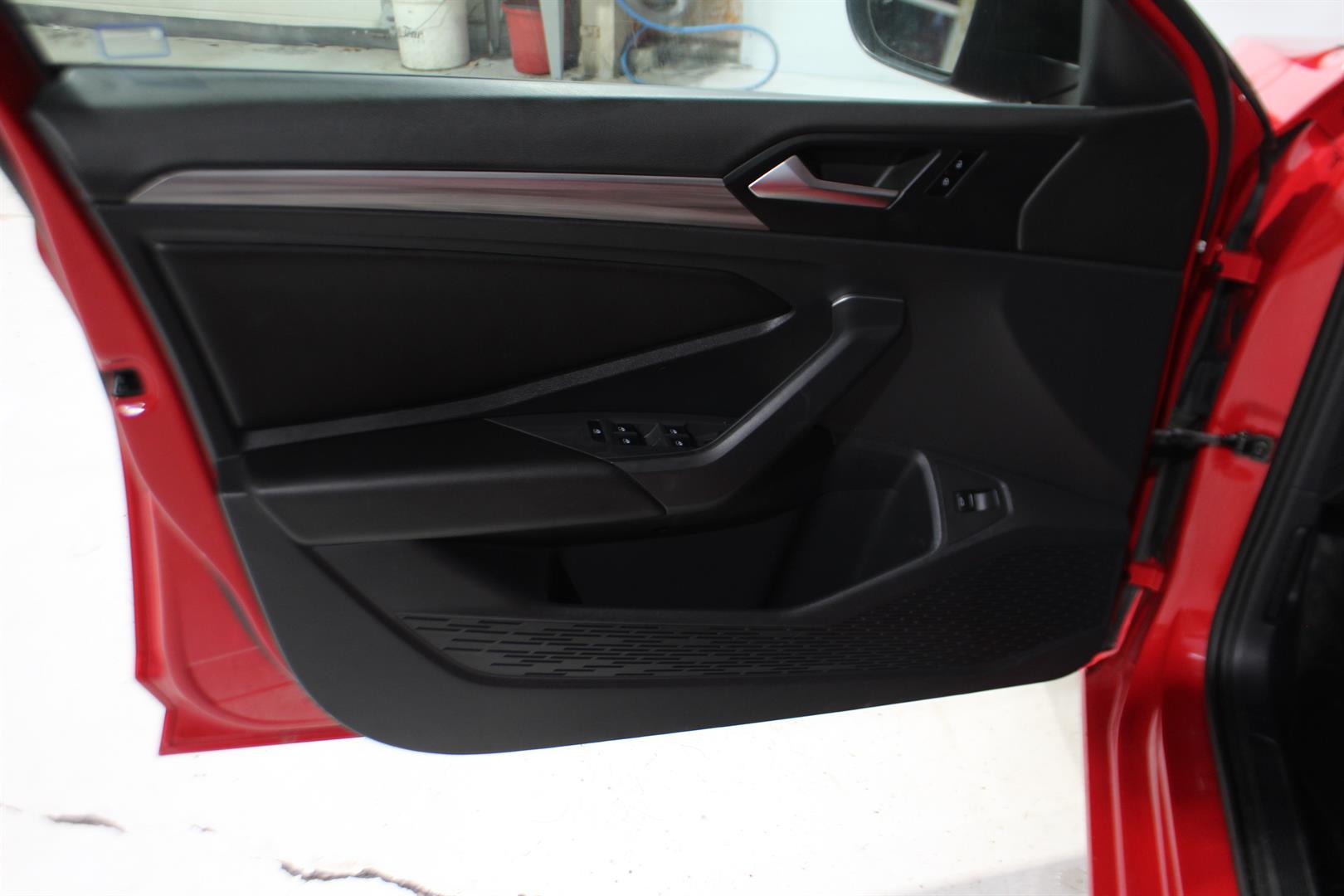 Volkswagen Jetta 2019 - Image 10