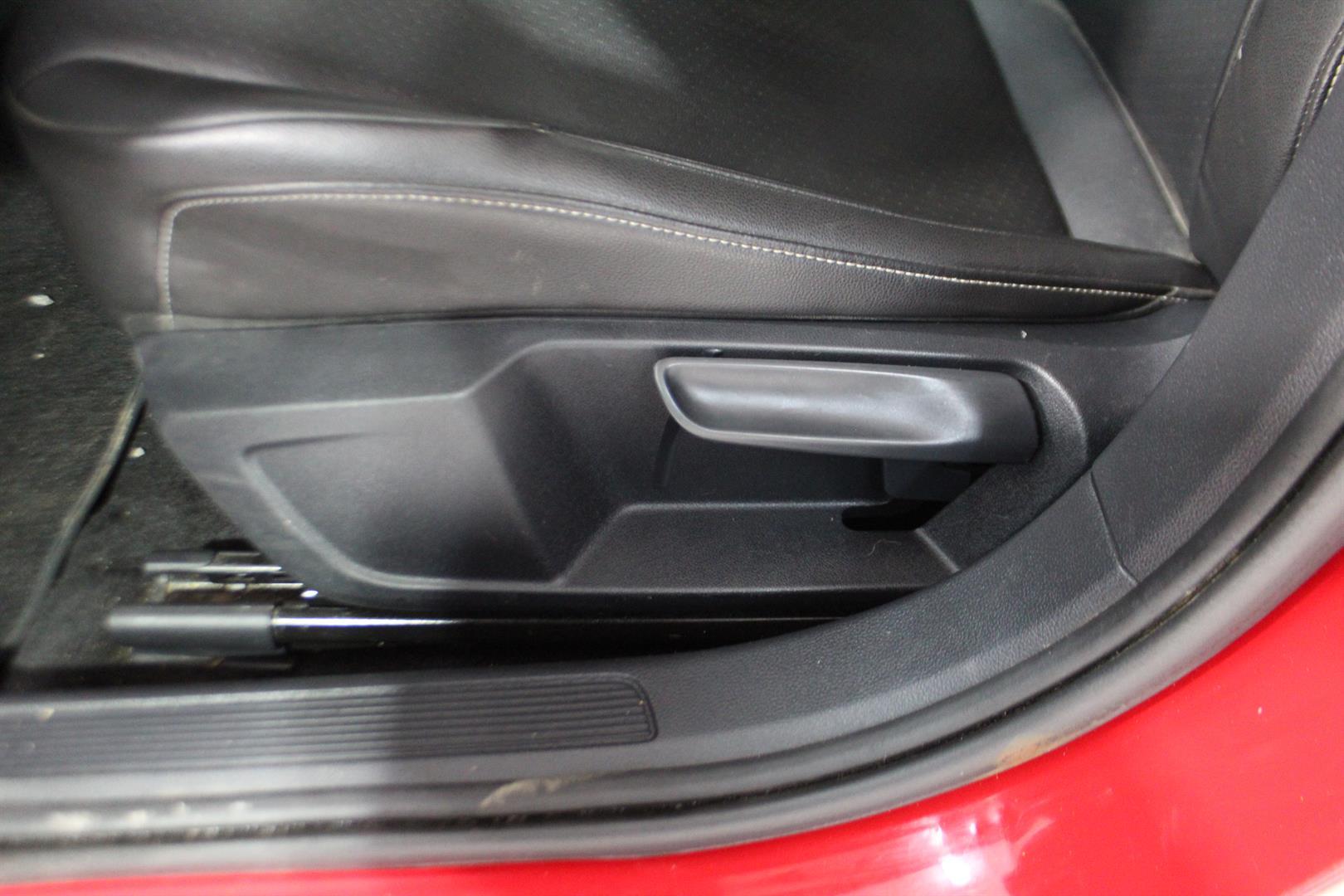 Volkswagen Jetta 2019 - Image 12