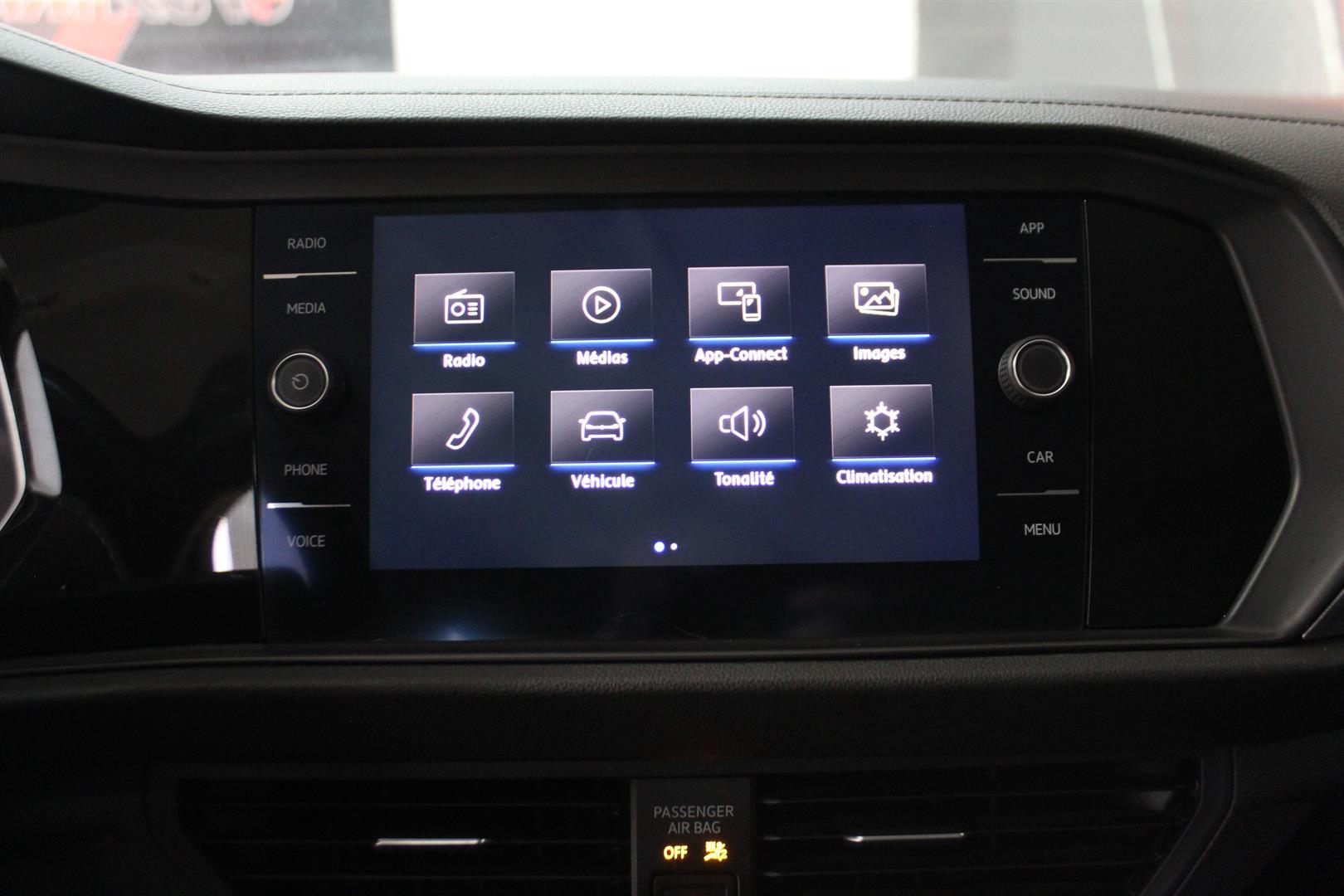 Volkswagen Jetta 2019 - Image 21