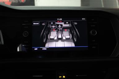 Volkswagen Jetta 2019 - Thumbnail 22