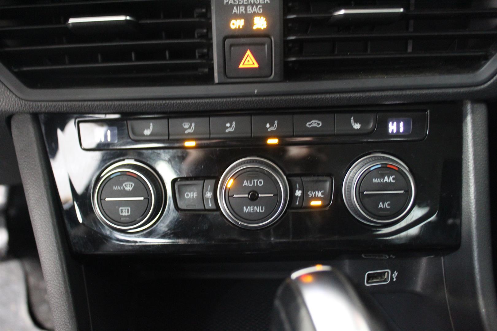 Volkswagen Jetta 2019 - Image 24