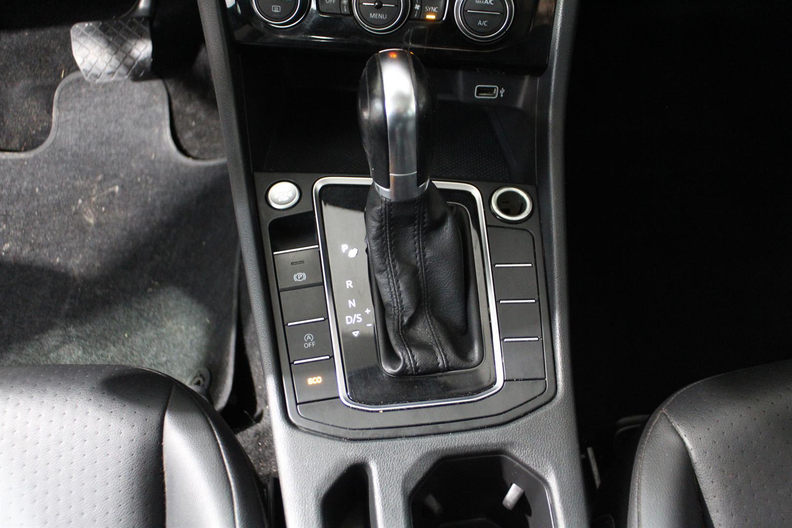 Volkswagen Jetta 2019 - Image 25