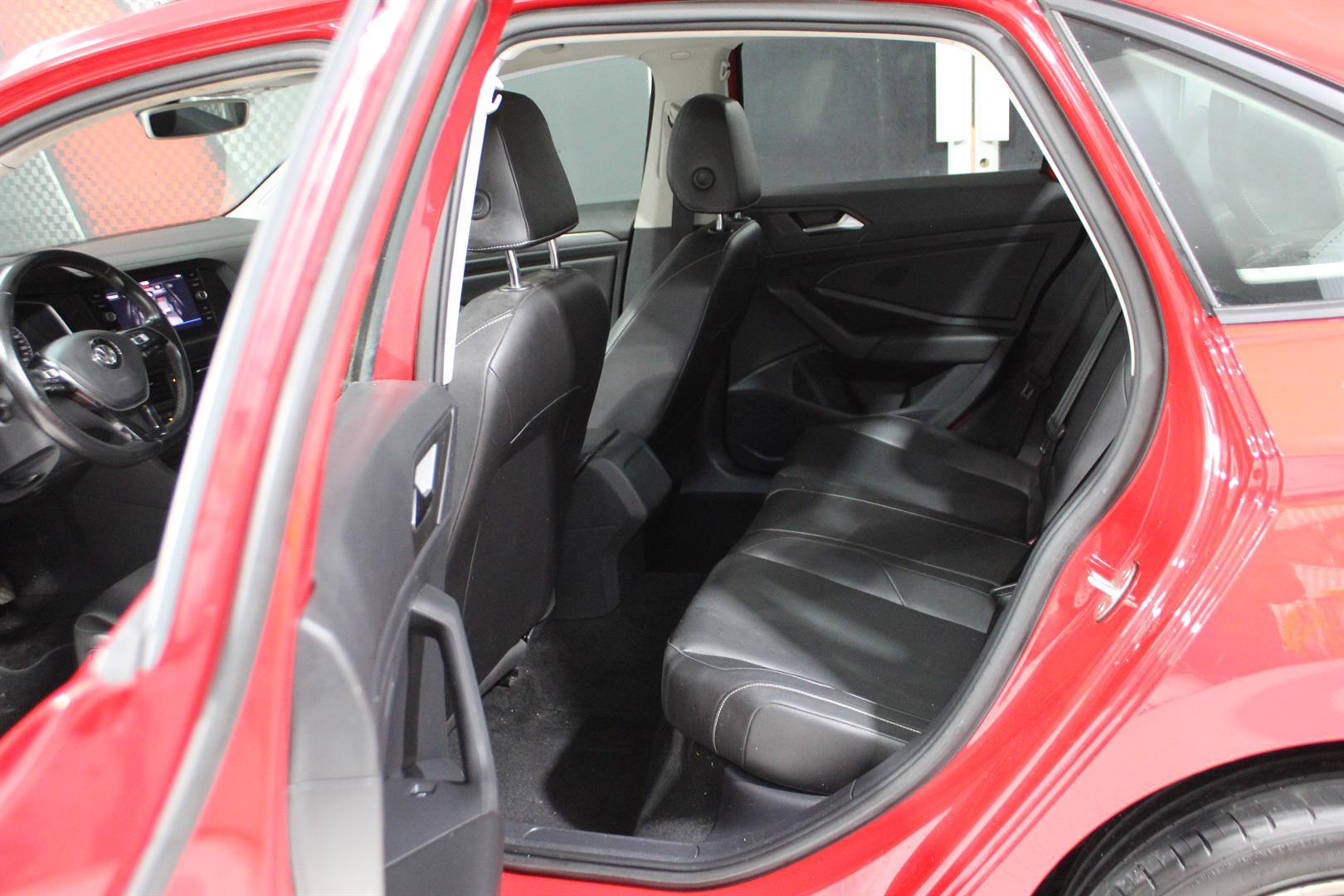 Volkswagen Jetta 2019 - Image 27