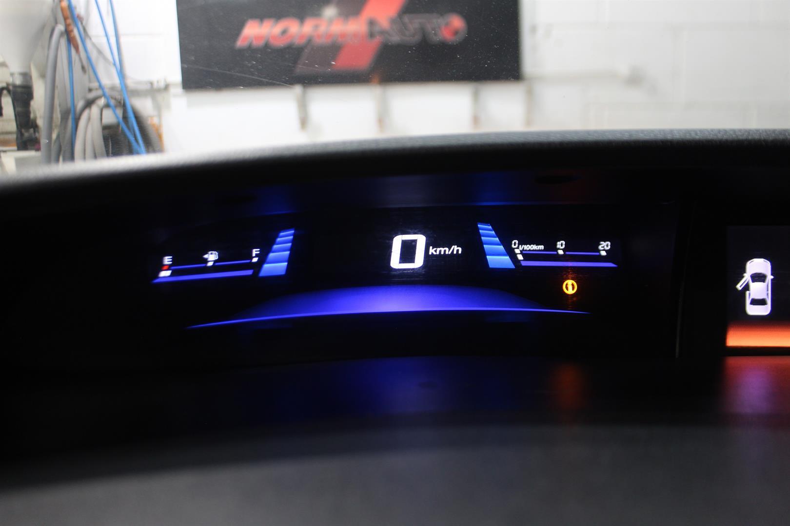 Honda Civic 2015 - Image 18