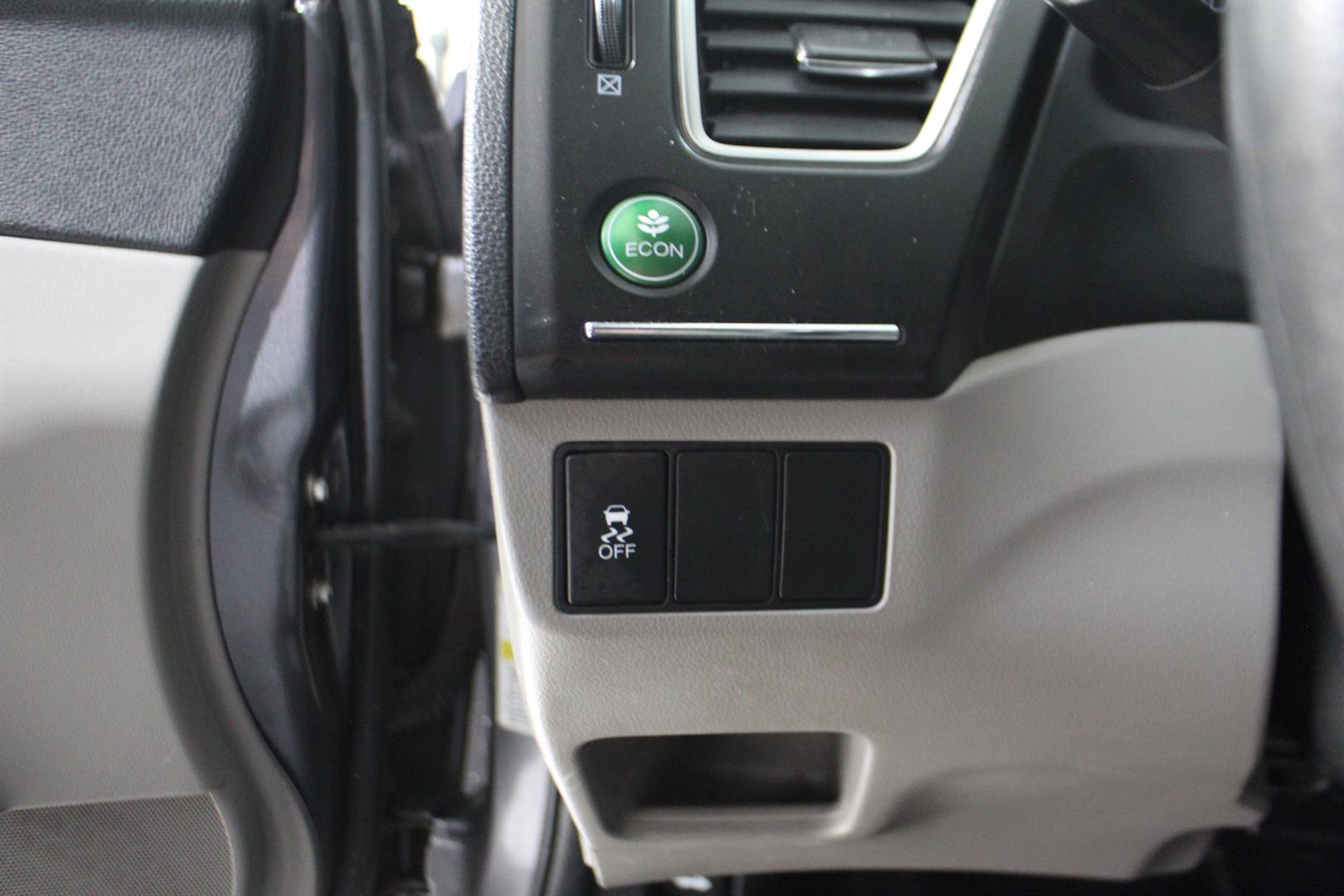 Honda Civic 2015 - Image 13