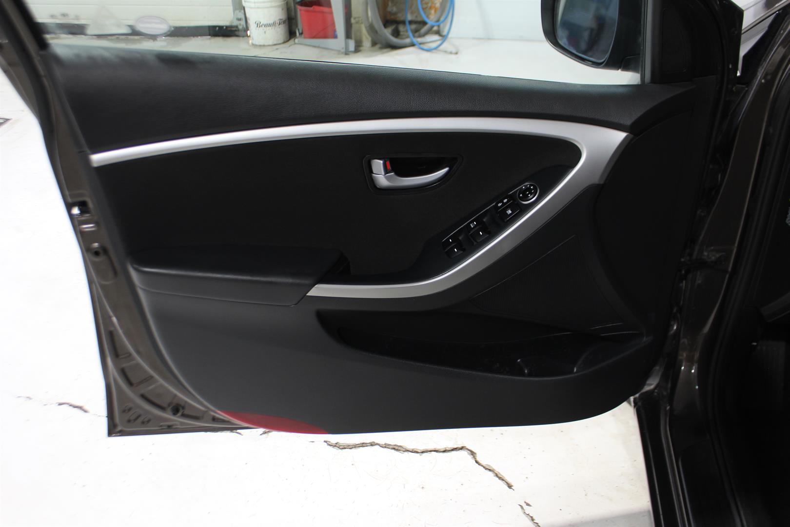 Hyundai Elantra Gt 2016 - Image 10