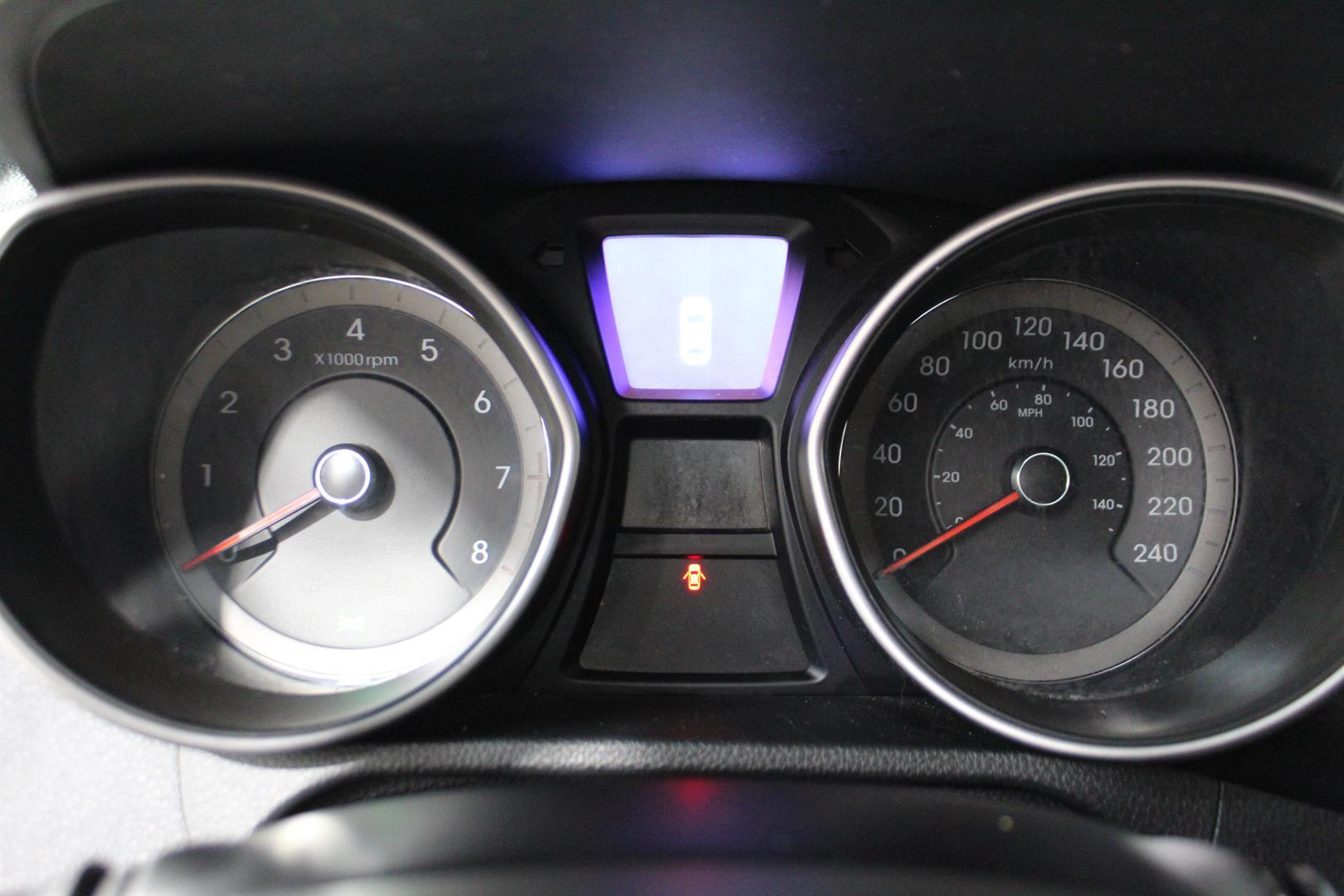 Hyundai Elantra Gt 2016 - Image 19