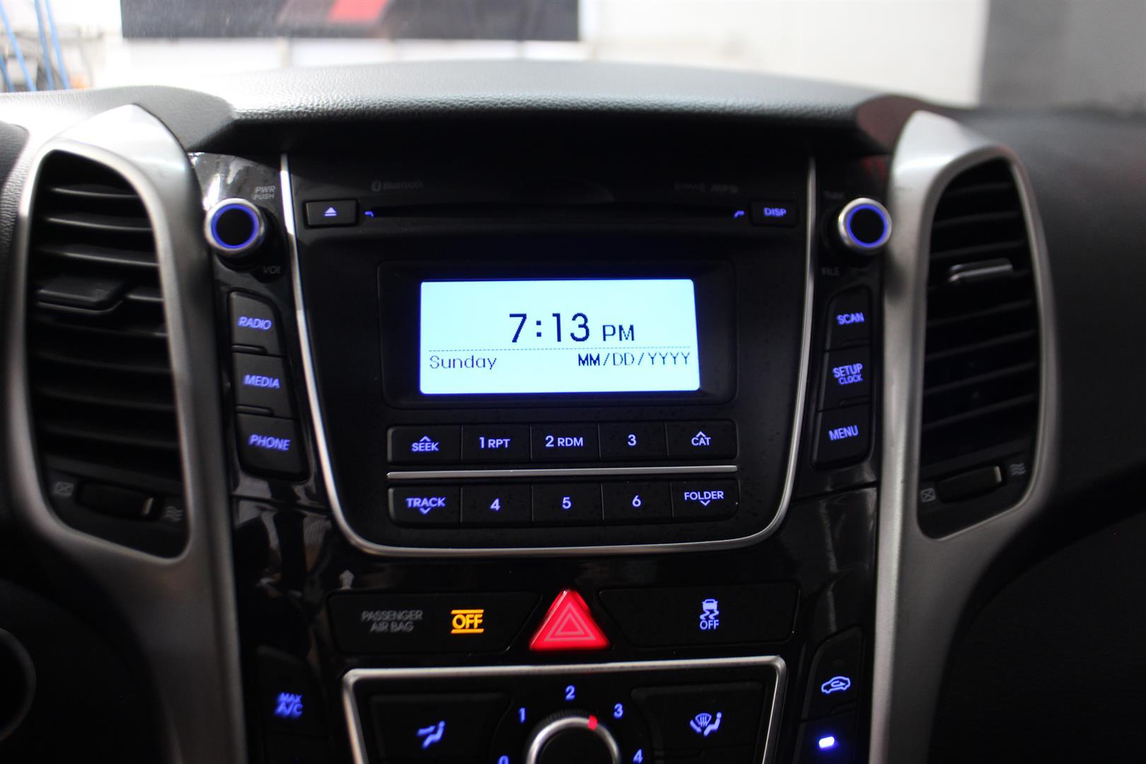 Hyundai Elantra Gt 2016 - Image 22