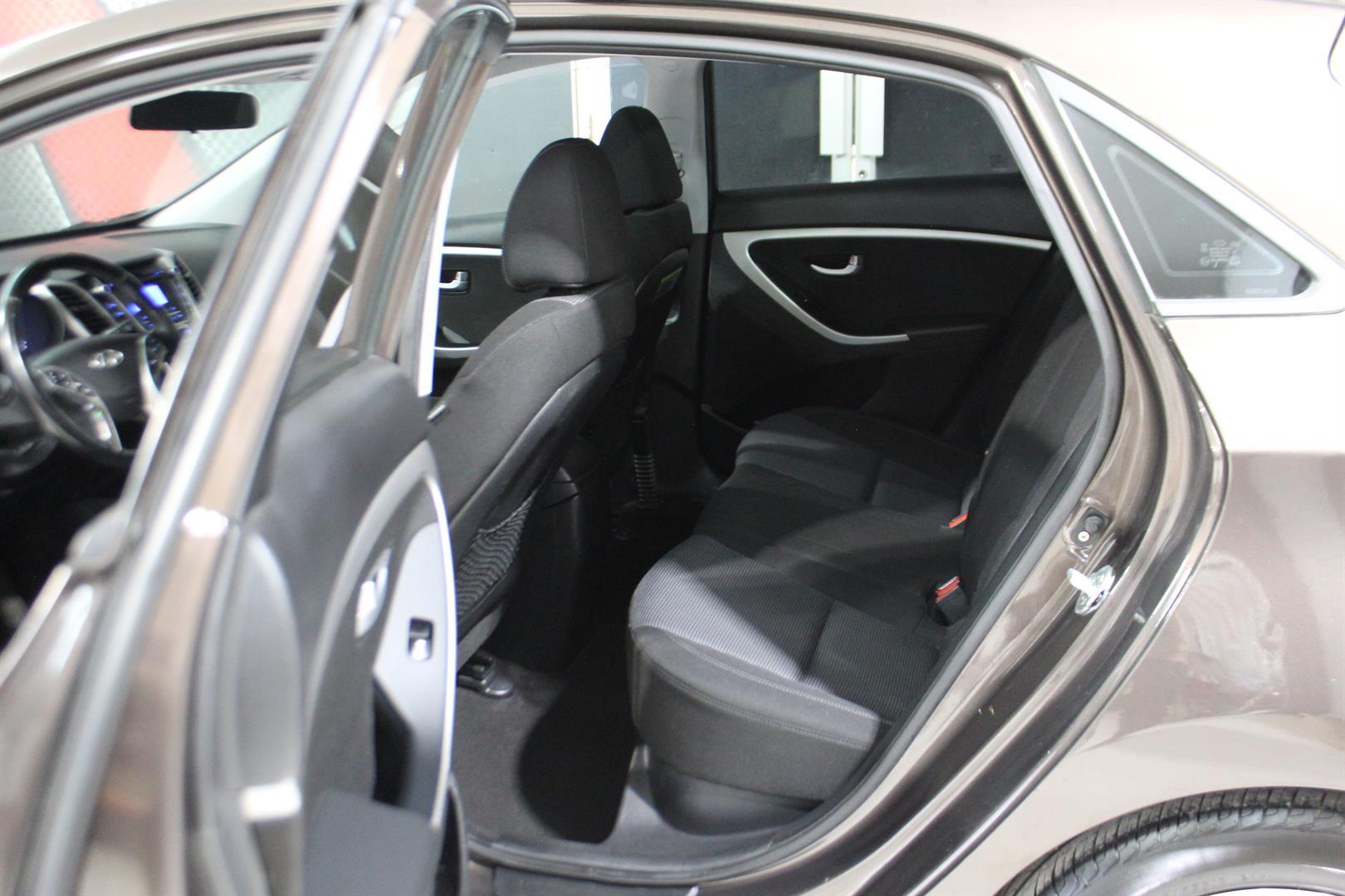 Hyundai Elantra Gt 2016 - Image 26