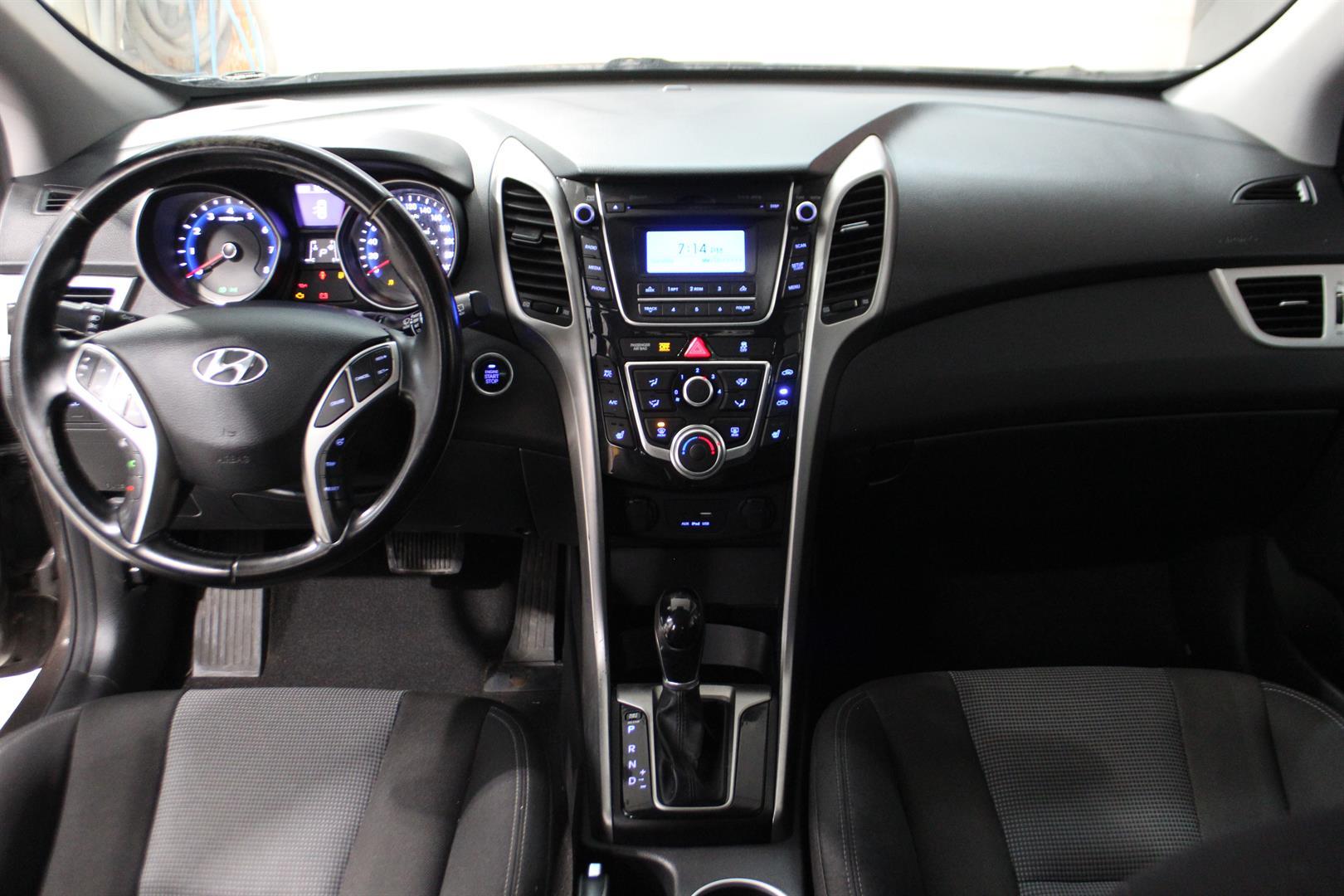 Hyundai Elantra Gt 2016 - Image 13