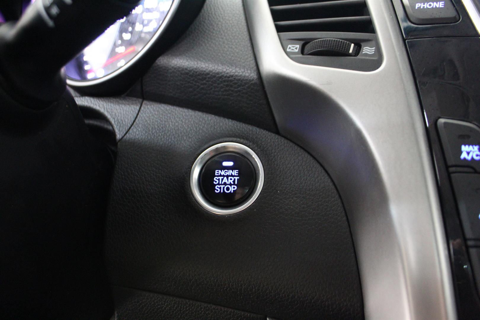 Hyundai Elantra Gt 2016 - Image 18