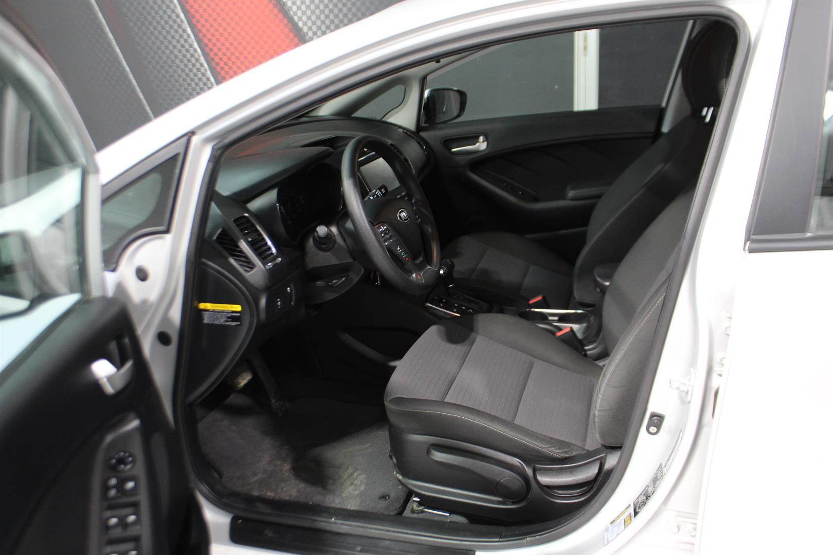 Kia Forte 2017 - Image 10