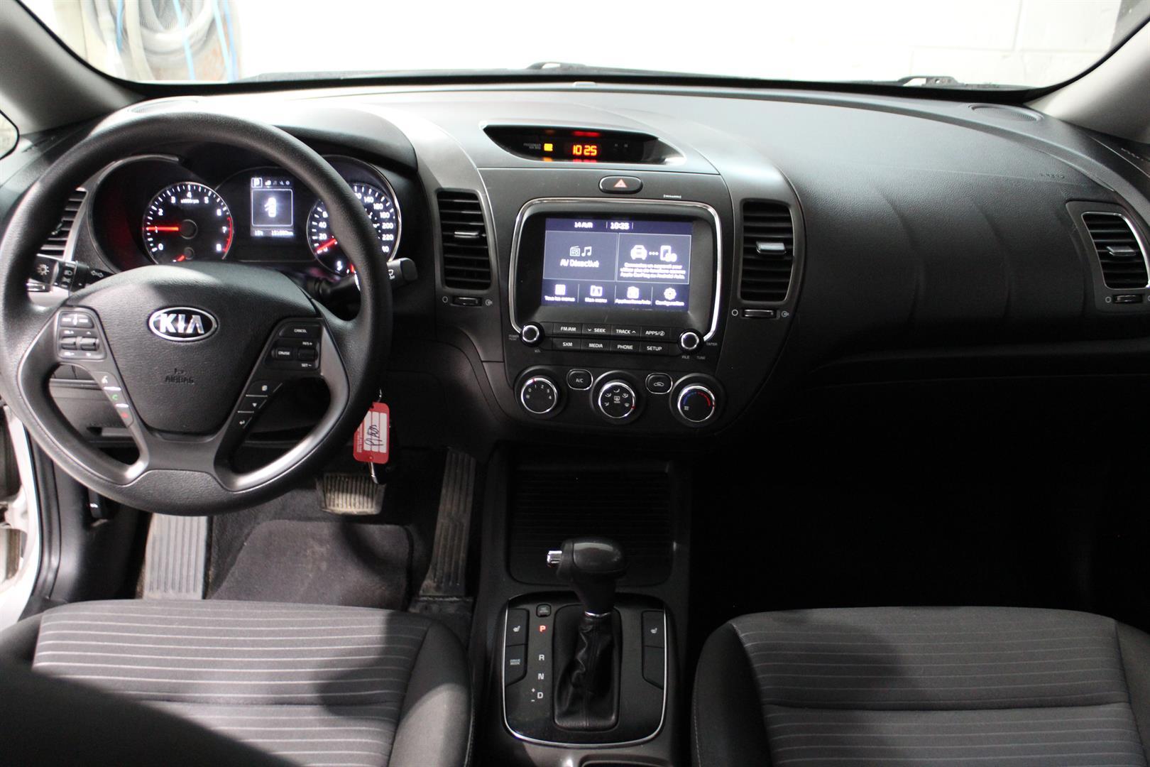 Kia Forte 2017 - Image 12