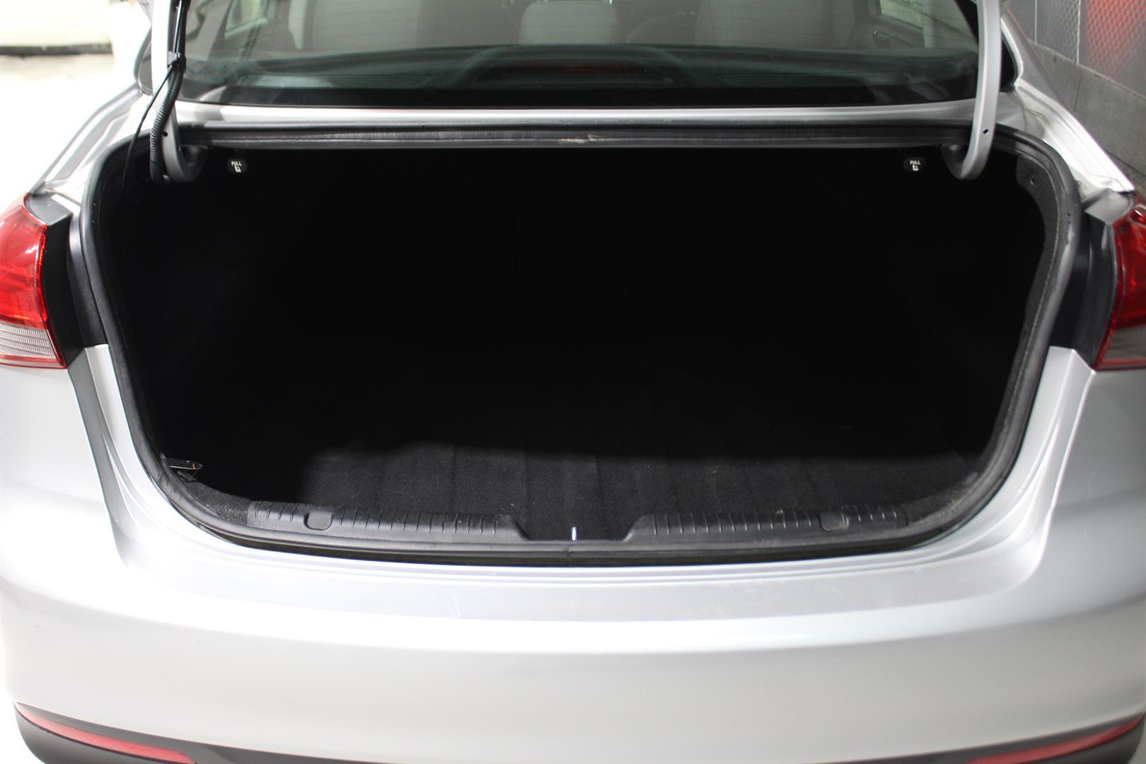 Kia Forte 2017 - Image 24