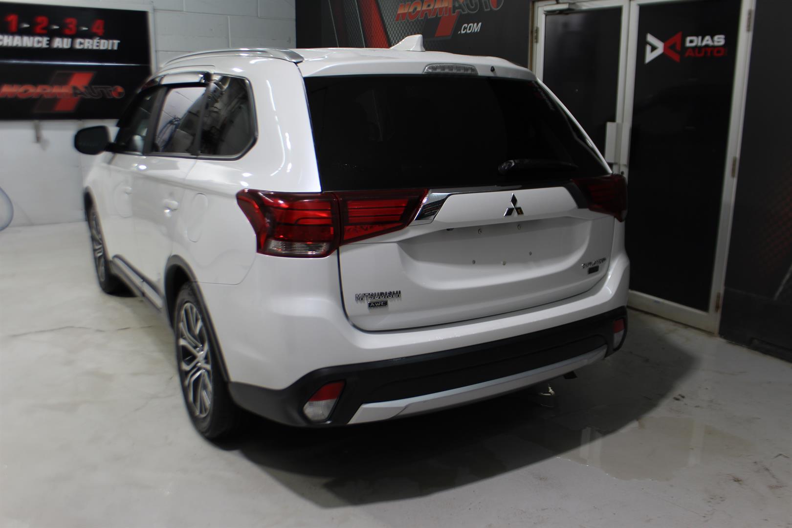 Mitsubishi Outlander 2017 - Image 8