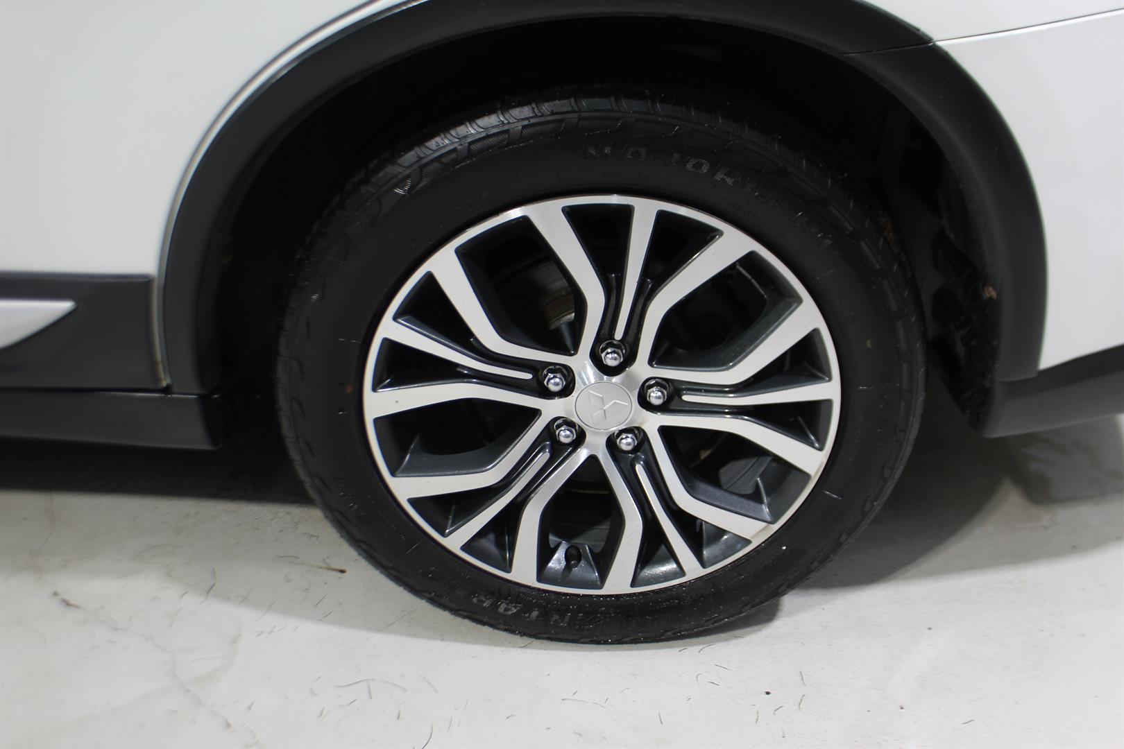 Mitsubishi Outlander 2017 - Image 9