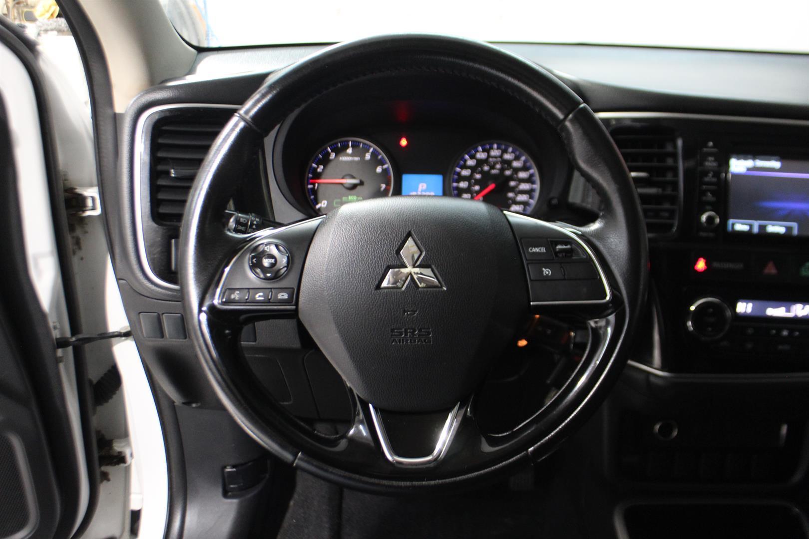 Mitsubishi Outlander 2017 - Image 14