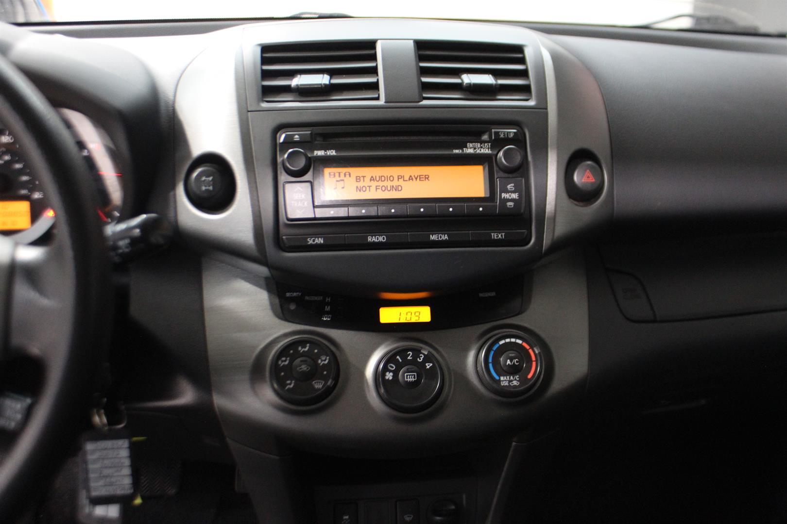 Toyota RAV4 2012 - Image 17