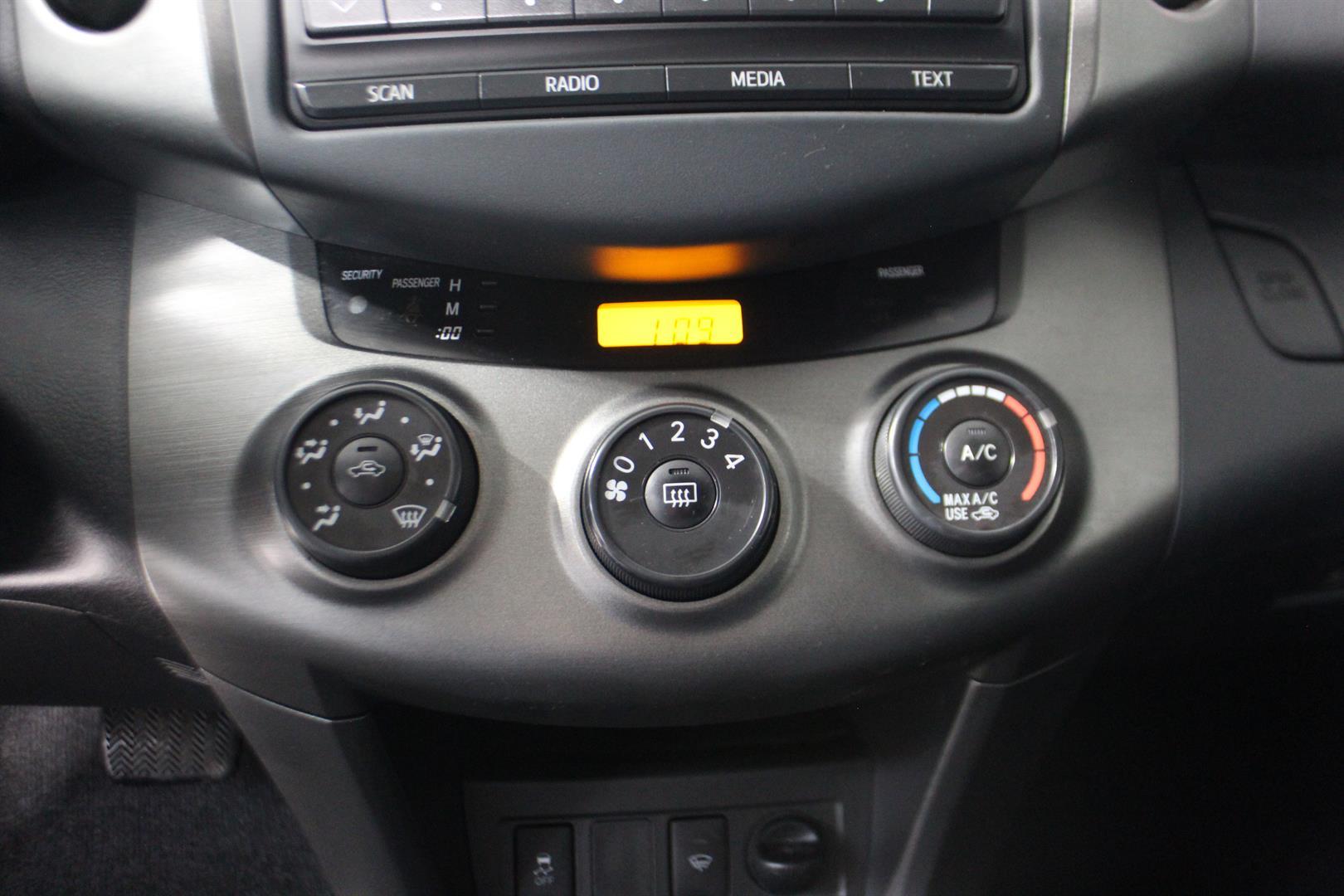 Toyota RAV4 2012 - Image 19