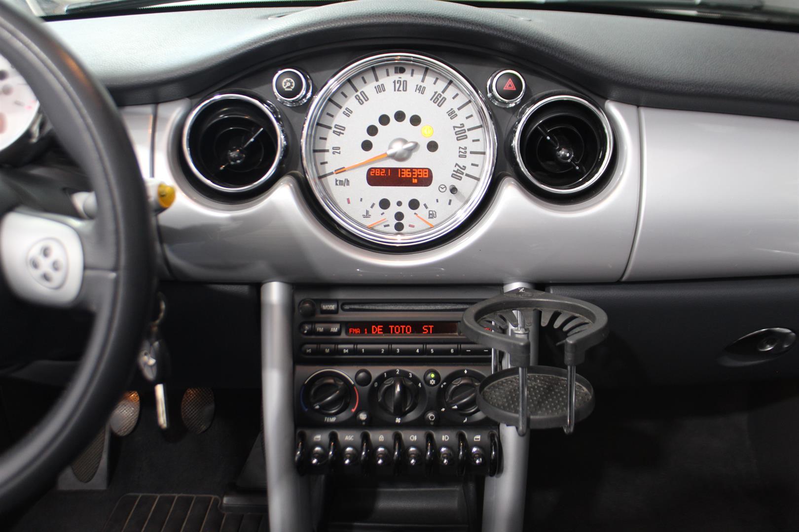 Mini Cooper Convertible 2006 - Image 20