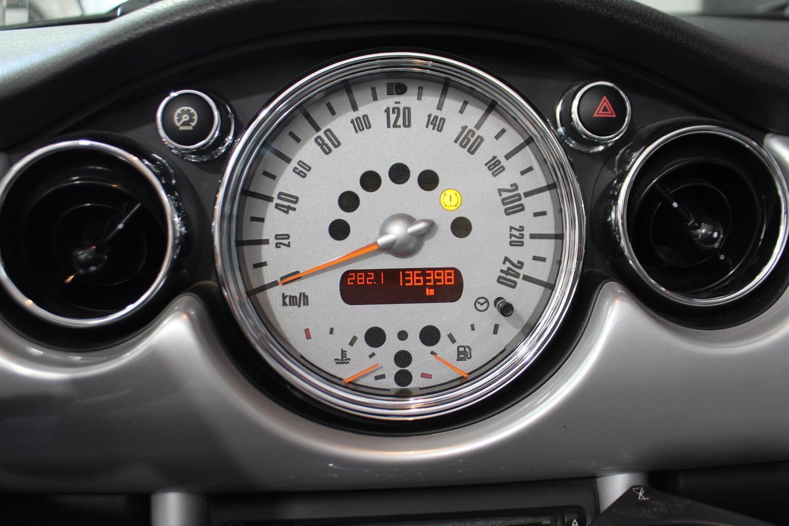 Mini Cooper Convertible 2006 - Image 21