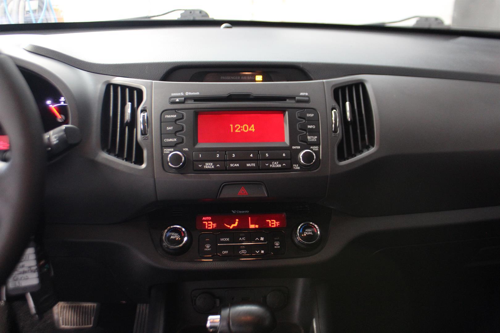 Kia Sportage 2011 - Image 18