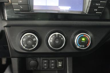 Toyota Corolla 2015 - Thumbnail 19