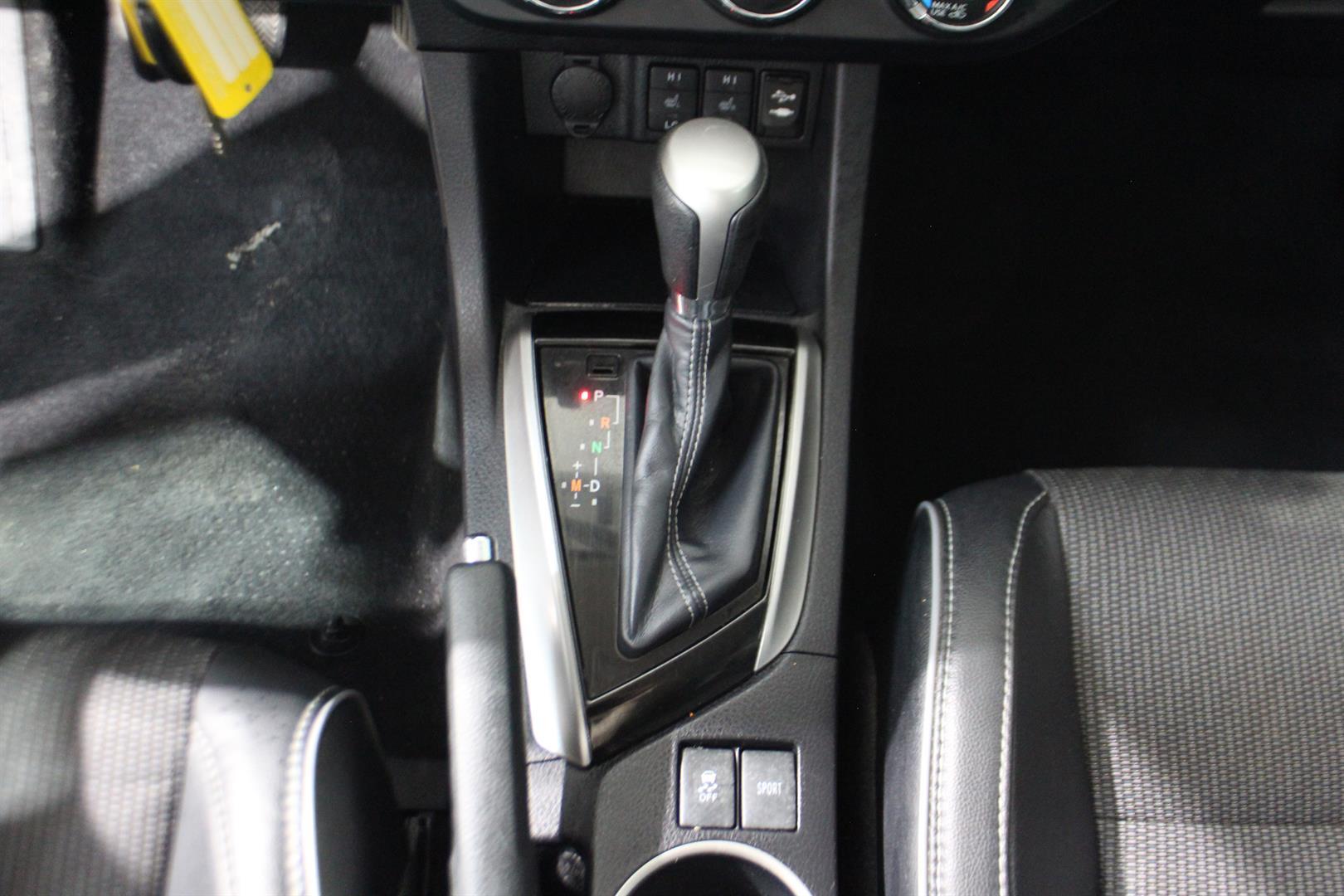 Toyota Corolla 2015 - Image 21