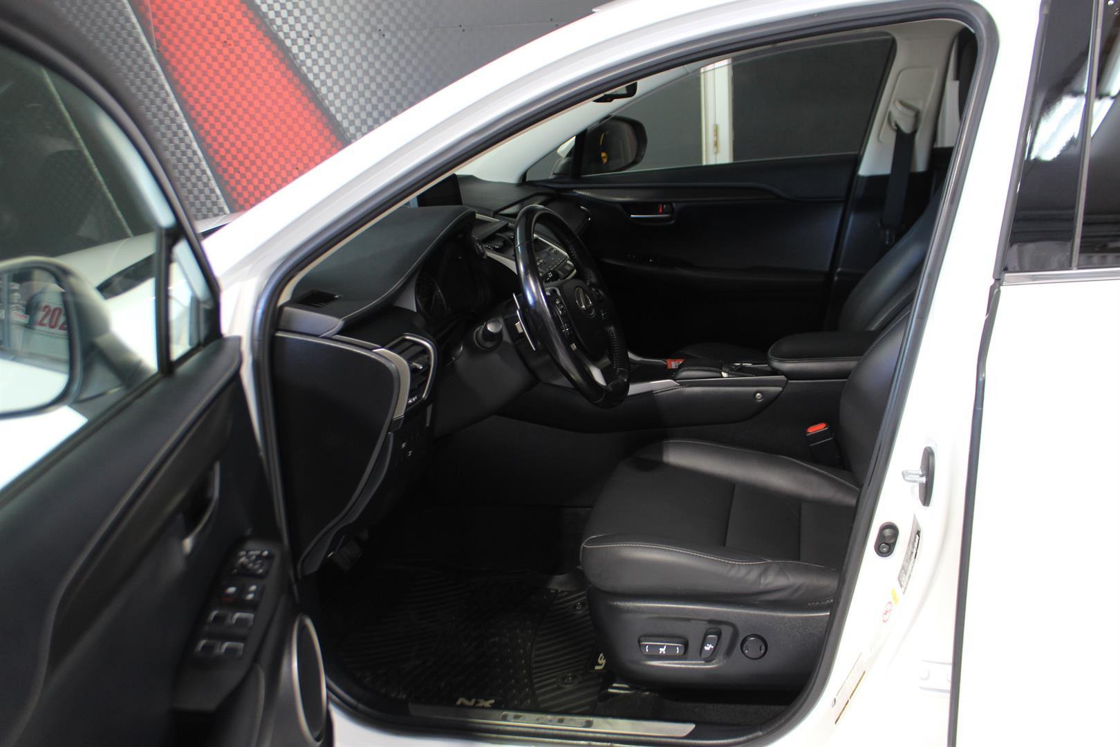 Lexus NX 2019 - Image 11