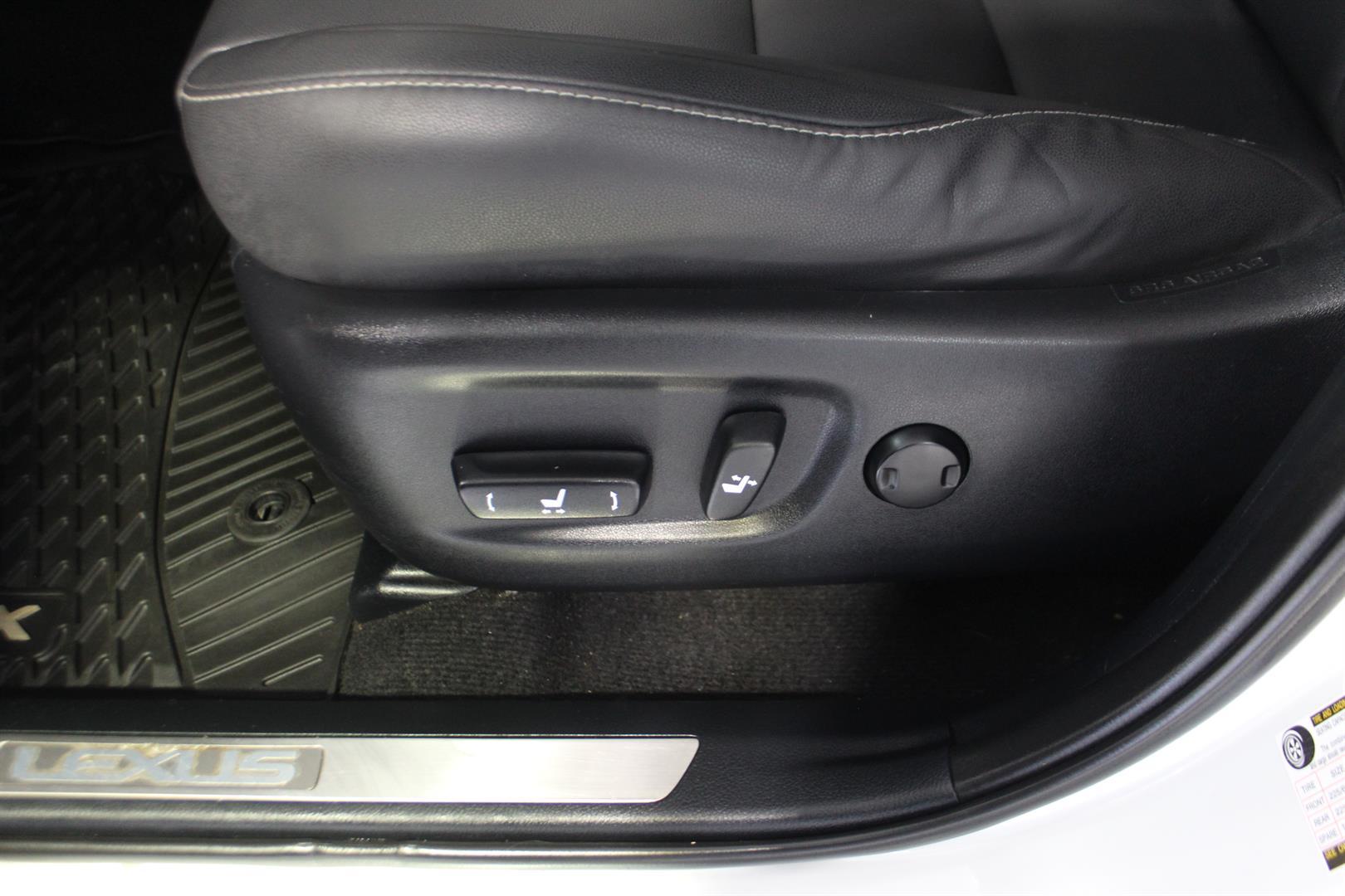 Lexus NX 2019 - Image 12