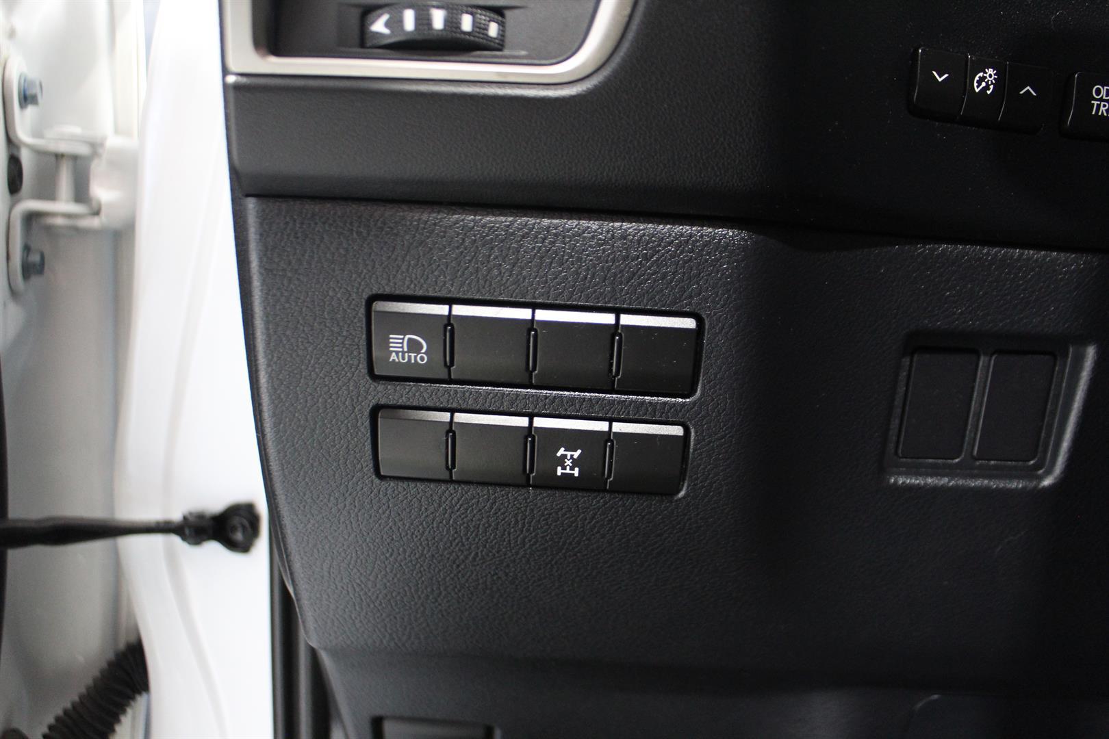 Lexus NX 2019 - Image 13