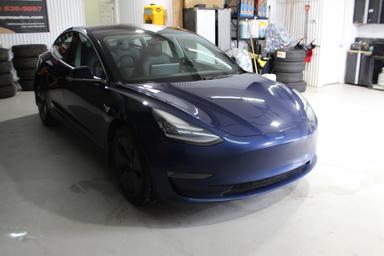 Tesla Model 3 2018 - Thumbnail 5