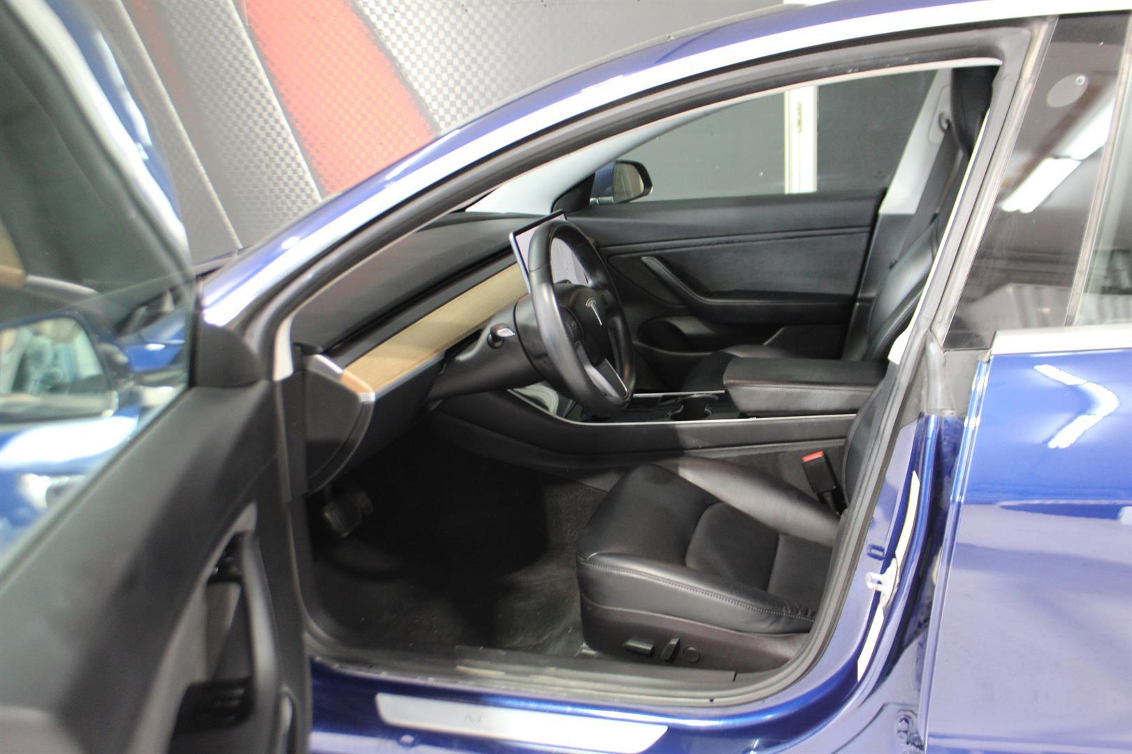 Tesla Model 3 2018 - Image 10